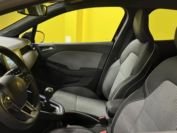 Image véhicule Renault CLIO (18) Image véhicule Renault CLIO (18)