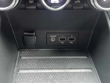 Image véhicule Renault CAPTUR (49) Image véhicule Renault CAPTUR (49)