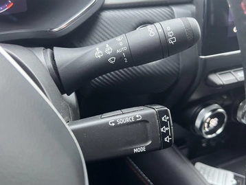 Image véhicule Renault CAPTUR (32) Image véhicule Renault CAPTUR (32)