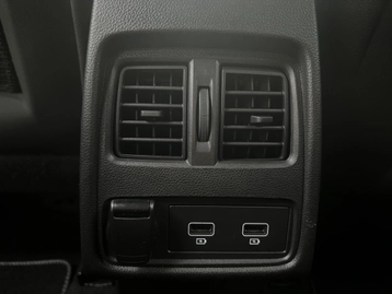 Image véhicule Renault CAPTUR (17) Image véhicule Renault CAPTUR (17)