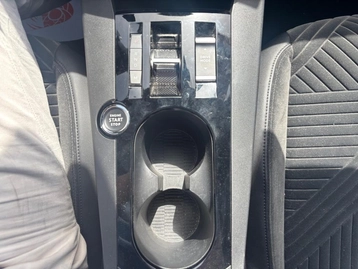 Image véhicule  Lancia YPSILON (38)