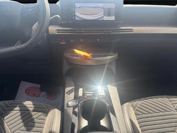 Image véhicule  Lancia YPSILON (34)