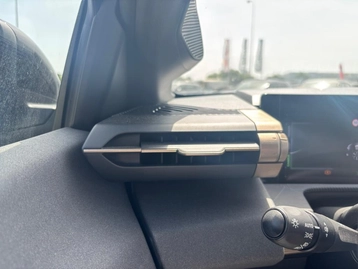 Image véhicule  Lancia YPSILON (20)