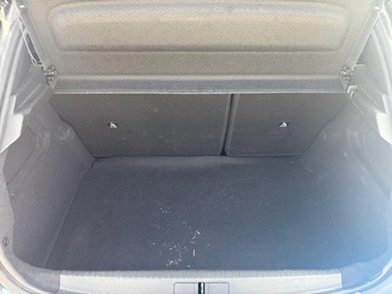 Image véhicule  Lancia YPSILON (39)