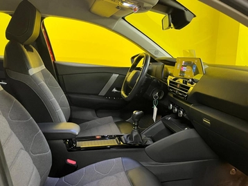 Image véhicule Citroën C4 (16) Image véhicule Citroën C4 (16)