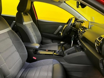 Image véhicule Citroën C4 (15) Image véhicule Citroën C4 (15)