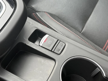 Image véhicule  Renault ARKANA (29)
