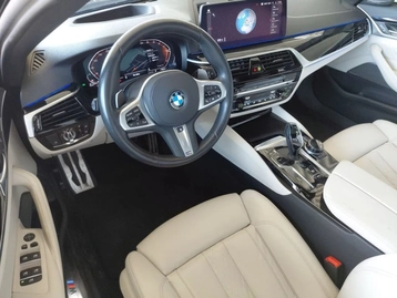 Image véhicule  BMW SÉRIE 5 TOURING (8)
