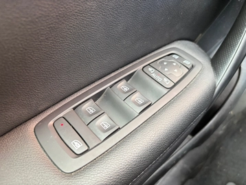 Image véhicule  Renault MEGANE IV (17)