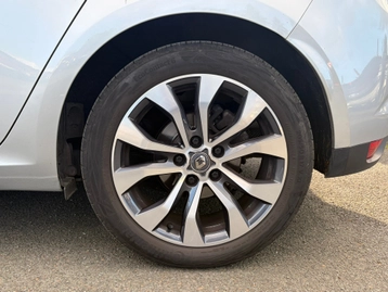 Image véhicule  Renault MEGANE IV (22)