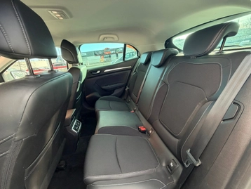 Image véhicule  Renault MEGANE IV (21)