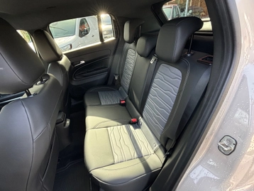 Image véhicule  Jeep AVENGER (11)