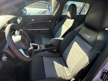 Image véhicule  Jeep AVENGER (12)