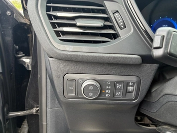 Image véhicule  Ford KUGA (21)