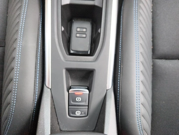 Image véhicule  Renault CLIO (34)
