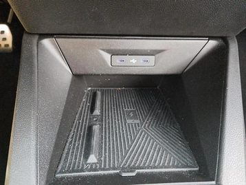 Image véhicule  Renault CLIO (33)