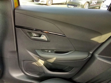 Image véhicule Peugeot 208 (40) Image véhicule Peugeot 208 (40)