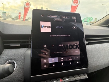 Image véhicule  Renault CLIO (33)