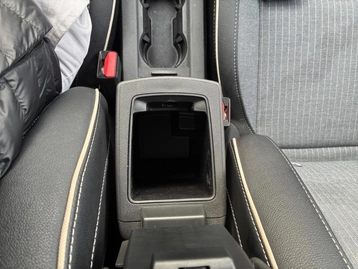 Image véhicule  Renault CLIO (31)