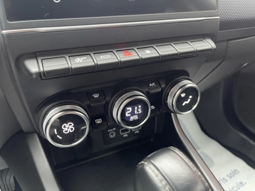 Image véhicule  Renault ARKANA (22)