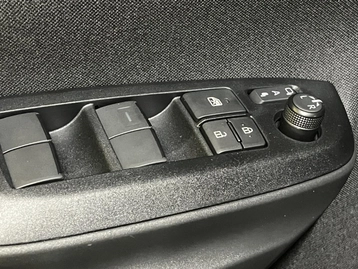 Image véhicule  Toyota YARIS CROSS (32)