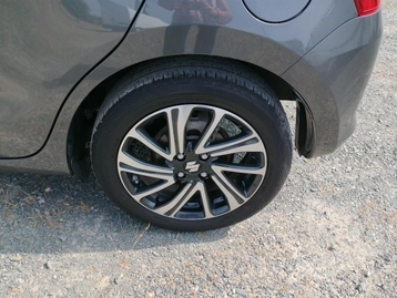 Image véhicule  Suzuki SWIFT (43)