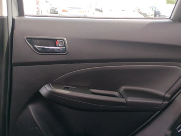 Image véhicule  Suzuki SWIFT (23)