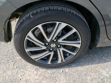 Image véhicule  Suzuki SWIFT (45)