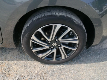 Image véhicule  Suzuki SWIFT (46)