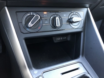 Image véhicule  Volkswagen POLO (12)