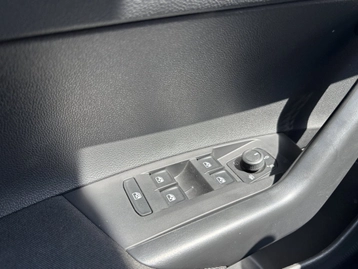 Image véhicule  Volkswagen POLO (25)