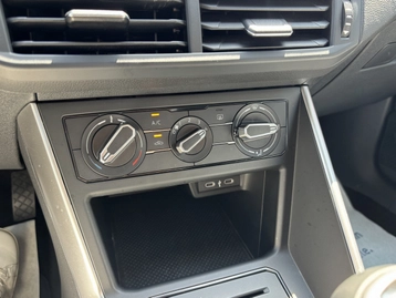 Image véhicule  Volkswagen POLO (19)