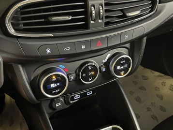 Image véhicule  Fiat TIPO (30)