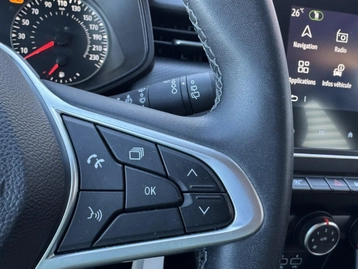 Image véhicule  Renault CLIO (9)