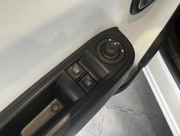 Image véhicule  Renault TWINGO (12)