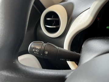 Image véhicule  Renault TWINGO (18)