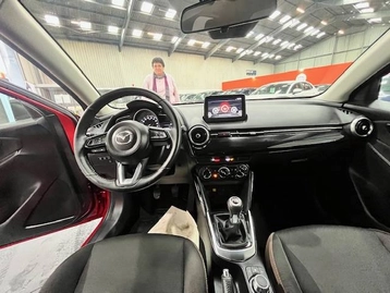 Image véhicule  Mazda 2 (17)