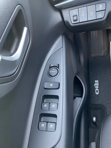 Image véhicule  Kia RIO (14)