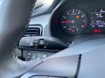 Image véhicule  Kia RIO (13)