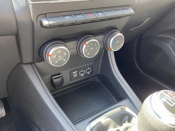 Image véhicule  Renault CAPTUR (19)