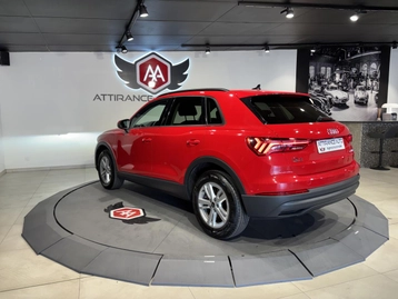 Image véhicule Audi Q3 (2) Image véhicule Audi Q3 (2)
