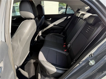 Image véhicule  Kia RIO (4)