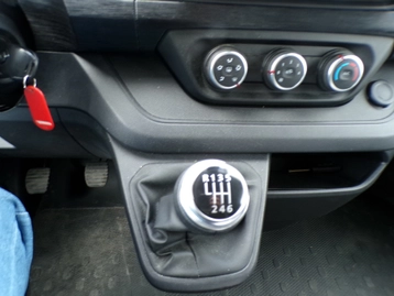 Image véhicule  Renault TRAFIC (10)