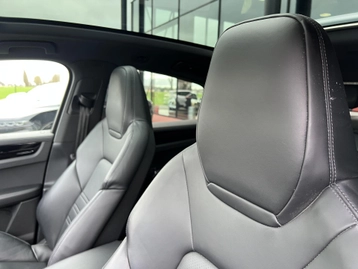 Image véhicule  Porsche Cayenne COUPE (27)