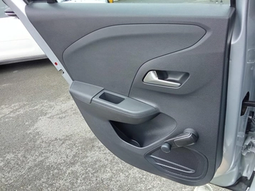 Image véhicule Opel CORSA (27) Image véhicule Opel CORSA (27)