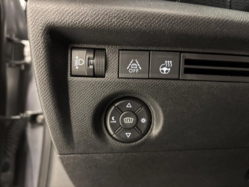 Image véhicule Citroën C4 (13) Image véhicule Citroën C4 (13)