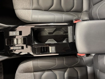 Image véhicule Citroën C4 (18) Image véhicule Citroën C4 (18)