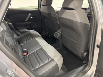 Image véhicule Citroën C4 (30) Image véhicule Citroën C4 (30)