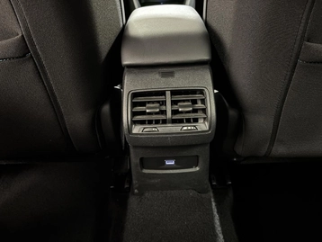 Image véhicule Citroën C4 (23) Image véhicule Citroën C4 (23)