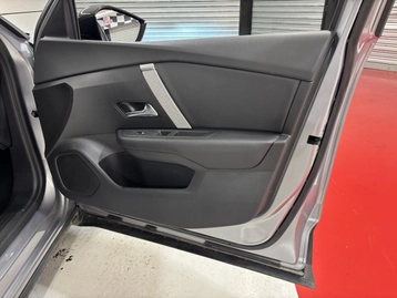 Image véhicule Citroën C4 (25) Image véhicule Citroën C4 (25)